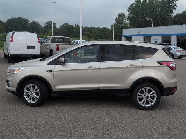 Used 2017 Ford Escape SE with VIN 1FMCU0GDXHUC94517 for sale in Jackson, MI