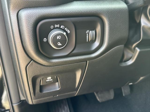 2026 Ram 1500 Express Crew Cab 4x4 57 Box