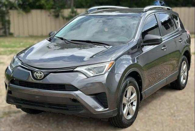 2017 Toyota RAV4 LE for sale in Haltom City, TX