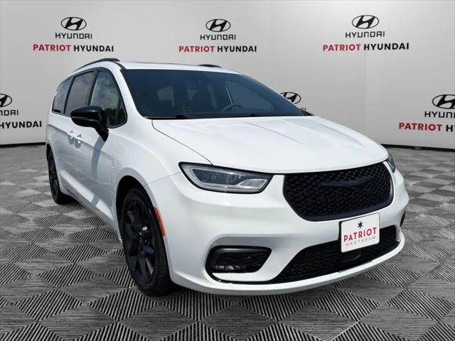 2025 Chrysler Pacifica Limited for sale in Bourbonnais, IL
