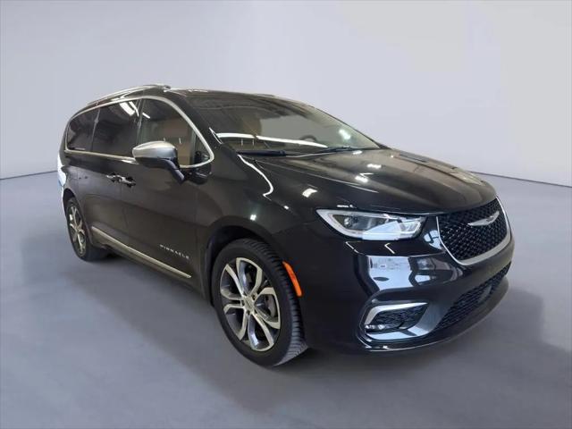 2022 Chrysler Pacifica Pinnacle AWD for sale in Brunswick, OH