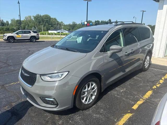 2022 Chrysler Pacifica Touring L for sale in Valparaiso, IN