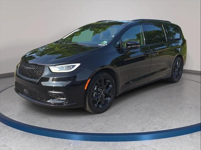 2025 Chrysler Pacifica Limited for sale in Raleigh, NC