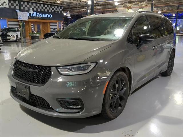 2025 Chrysler Pacifica Limited for sale in Reading, PA