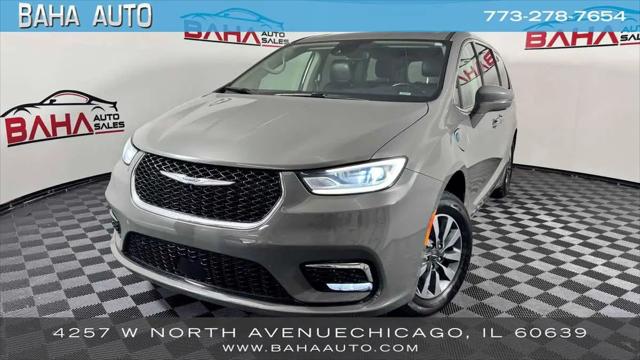 2022 Chrysler Pacifica Hybrid Touring L for sale in Chicago, IL