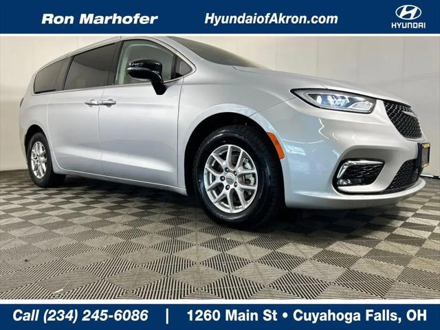 2024 Chrysler Pacifica Touring L for sale in Cuyahoga Falls, OH