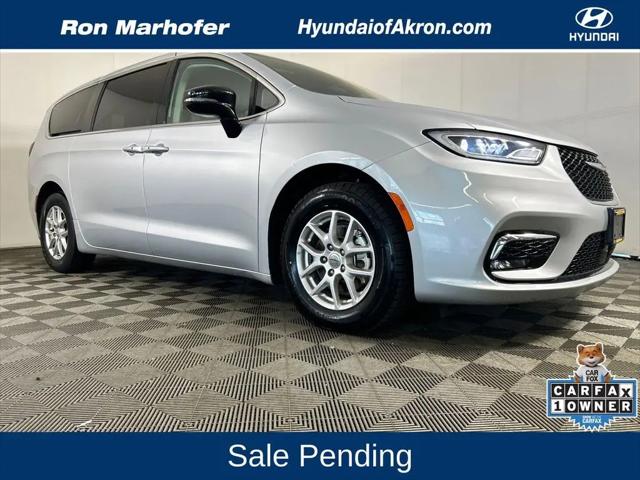 2024 Chrysler Pacifica Touring L for sale in Cuyahoga Falls, OH