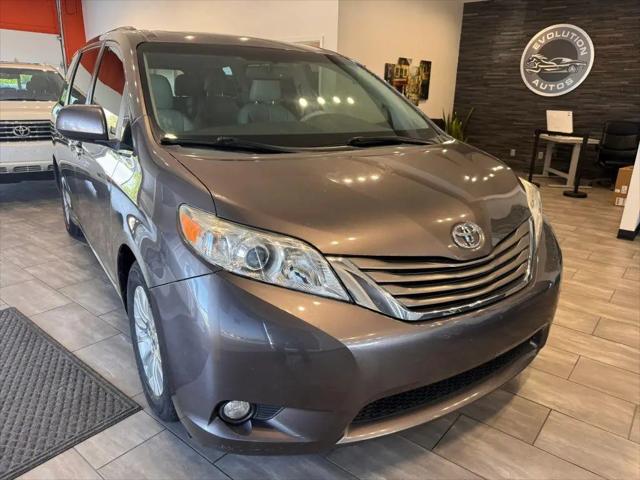2014 Toyota Sienna XLE V6 8 Passenger for sale in Whiteland, IN