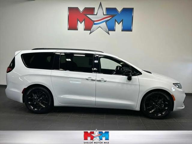 2025 Chrysler Pacifica Limited for sale in Christiansburg, VA