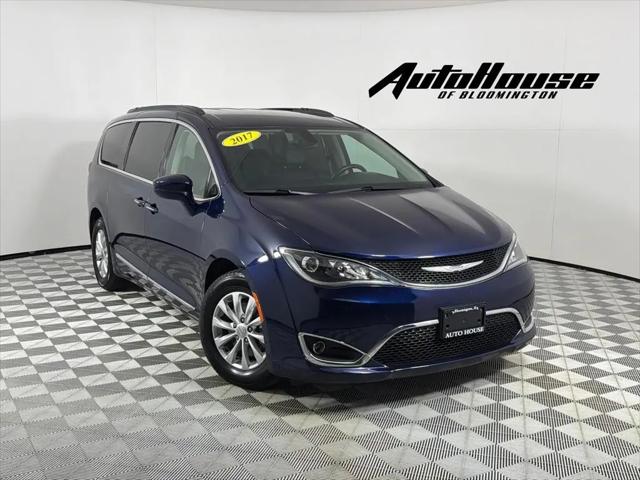 2017 Chrysler Pacifica Touring-L for sale in Bloomington, IL