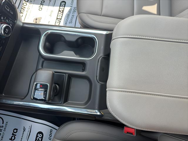 2023 GMC Sierra 1500 4WD Crew Cab Short Box SLT