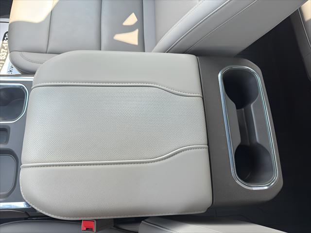 2023 GMC Sierra 1500 4WD Crew Cab Short Box SLT