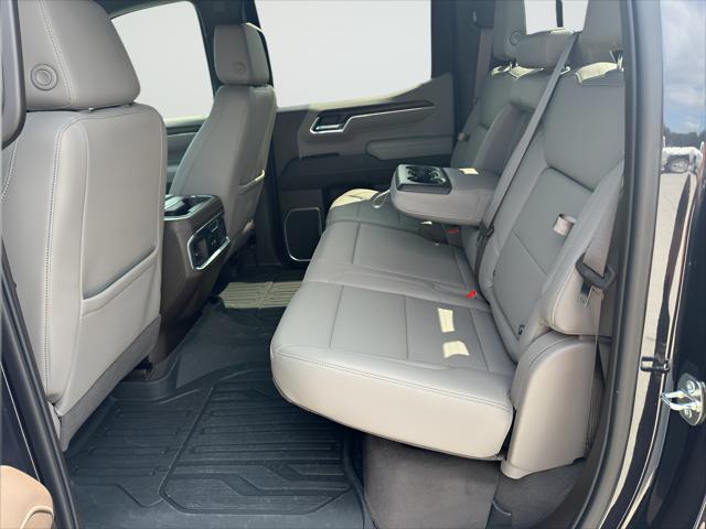 2023 GMC Sierra 1500 4WD Crew Cab Short Box SLT