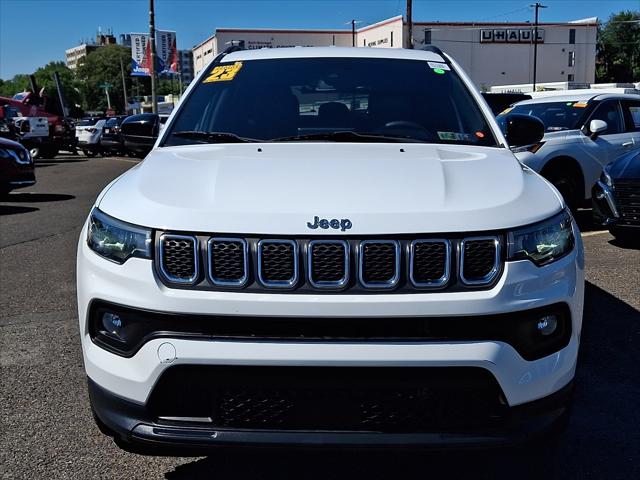 2023 Jeep Compass Latitude Lux FWD 2023 Jeep Compass Latitude Lux FWD