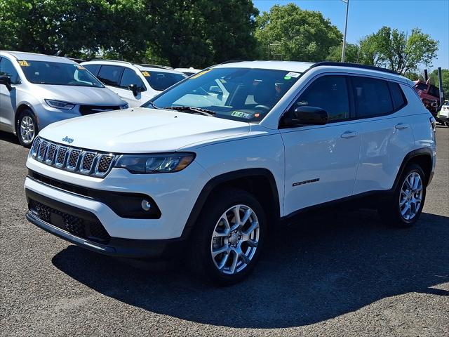 2023 Jeep Compass Latitude Lux FWD 2023 Jeep Compass Latitude Lux FWD