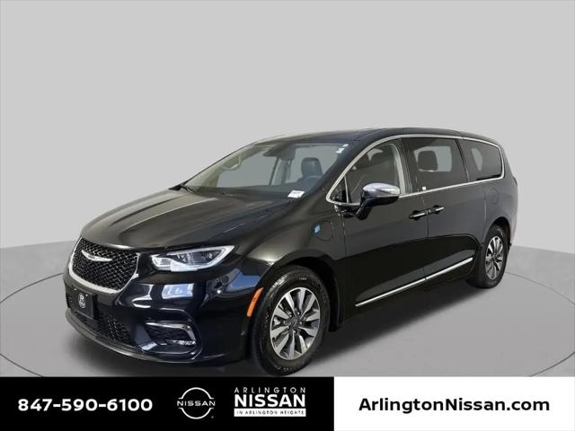 2023 Chrysler Pacifica Hybrid Limited for sale in Arlington Heights, IL