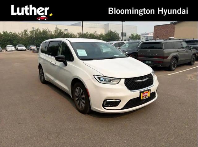2024 Chrysler Pacifica Hybrid Select for sale in Bloomington, MN
