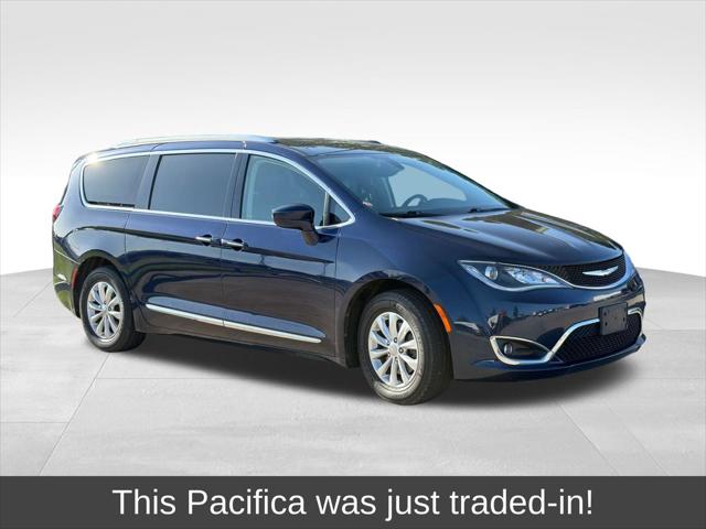 2018 Chrysler Pacifica Touring L for sale in Wichita, KS