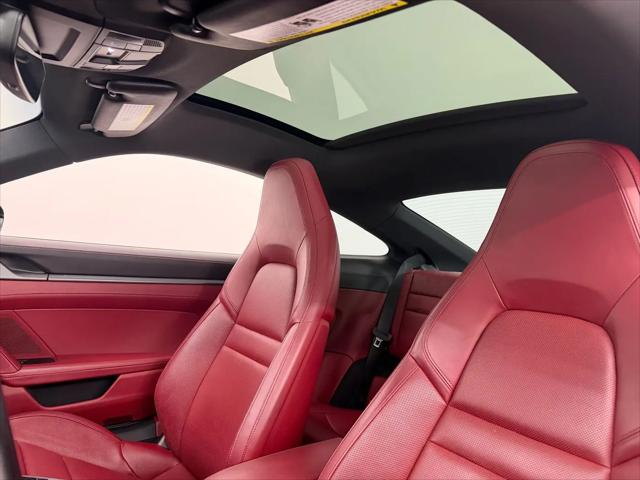 2021 Porsche 911 Carrera