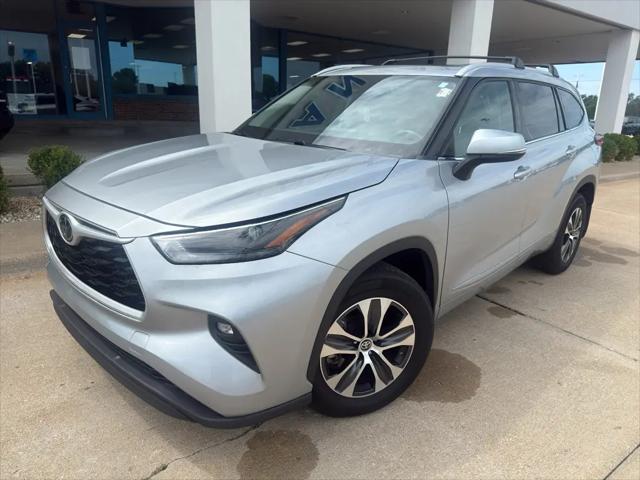 2022 Toyota Highlander XLE for sale in Manhattan, KS