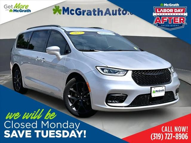 2022 Chrysler Pacifica Limited for sale in Dubuque, IA