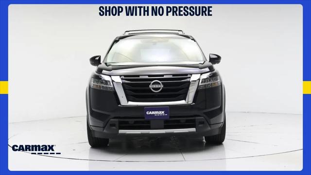 2023 Nissan Pathfinder SL 4WD