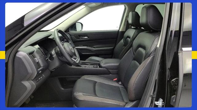 2023 Nissan Pathfinder SL 4WD