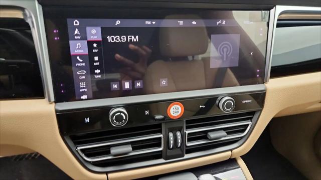 2023 Porsche Macan T