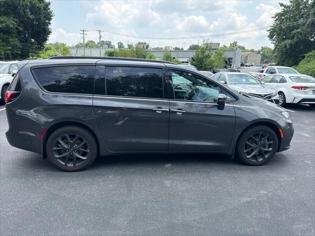 2022 Chrysler Pacifica Touring L AWD for sale in St. Louis, MO