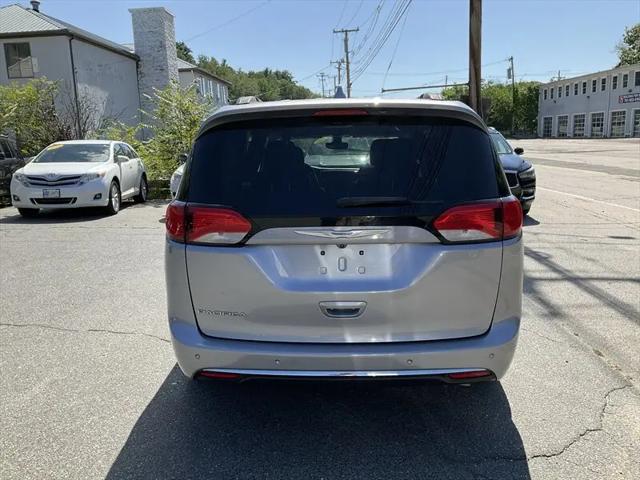 2017 Chrysler Pacifica Touring-L