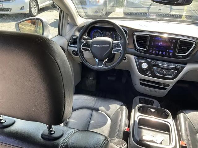 2017 Chrysler Pacifica Touring-L