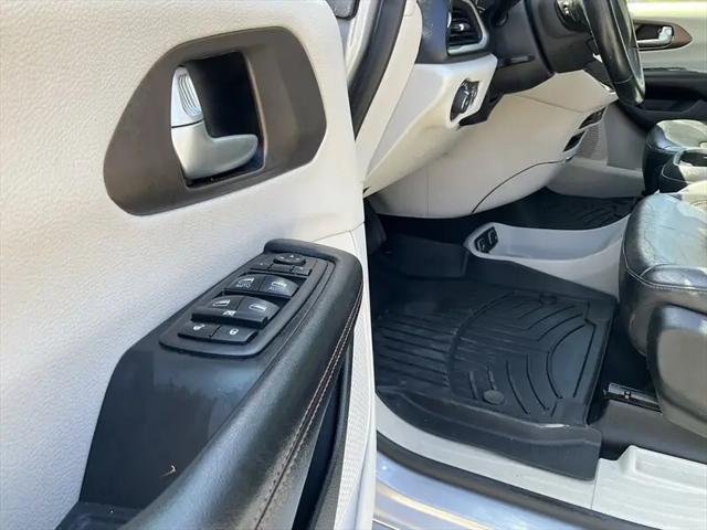 2017 Chrysler Pacifica Touring-L
