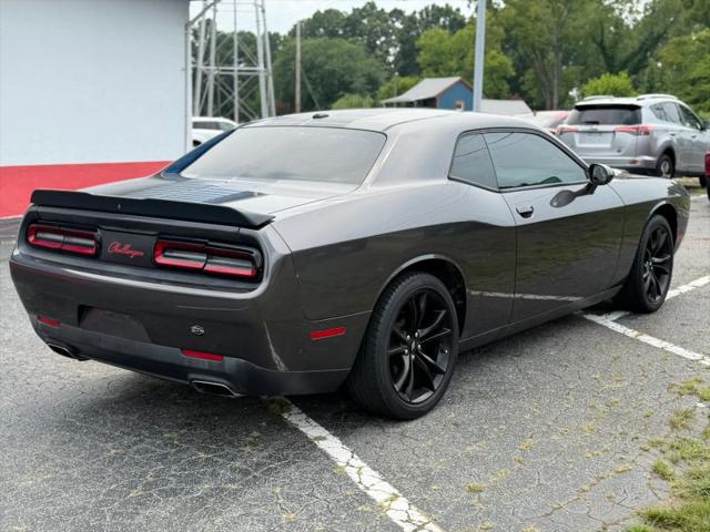 2017 Dodge Challenger SXT
