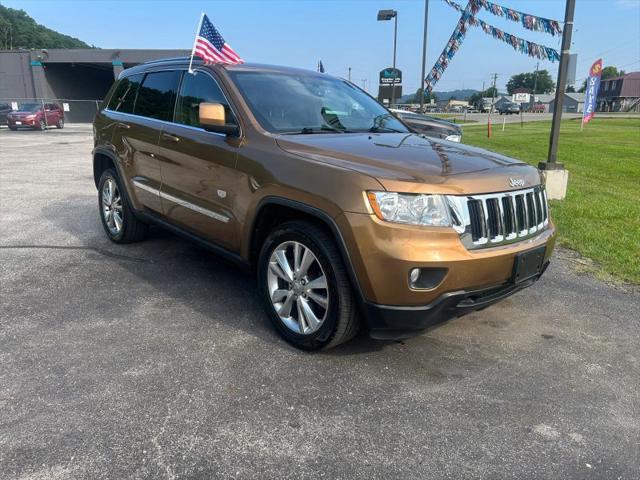 2011 Jeep Grand Cherokee Laredo for sale in Nitro, WV