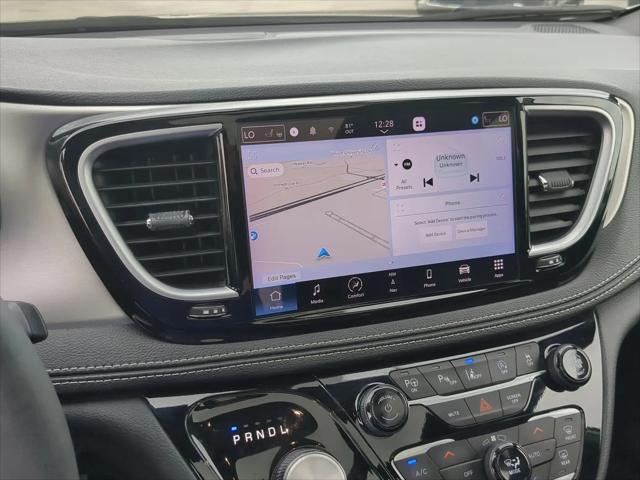 2024 Chrysler Pacifica Limited AWD