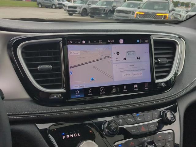 2024 Chrysler Pacifica Limited AWD