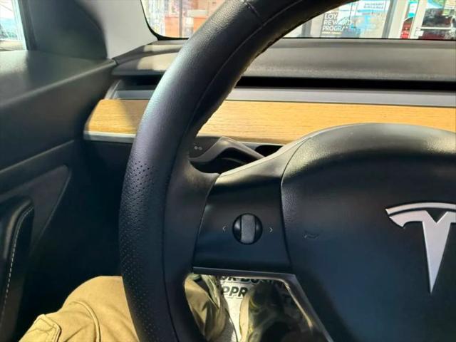 2021 Tesla Model 3 Standard Range Plus Rear-Wheel Drive