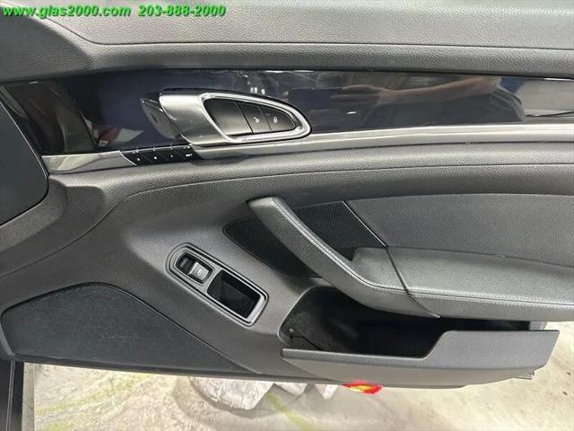 2015 Porsche Panamera Base