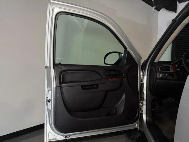 2012 Chevrolet Avalanche LS