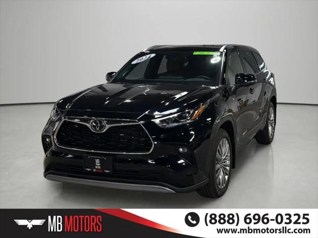 Used 2024 Toyota Highlander XLE for sale in Dallas, TX