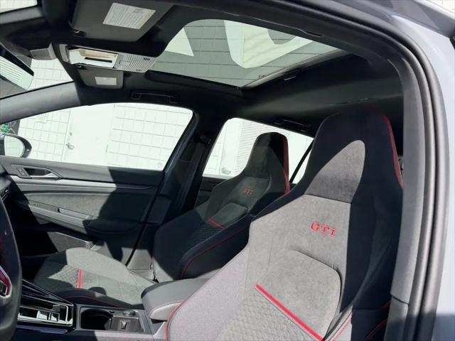 2026 Volkswagen Golf GTI SE