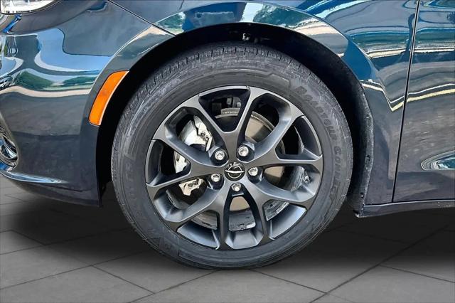 2021 Chrysler Pacifica Touring