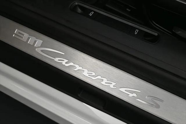 2020 Porsche 911 Carrera 4S Cabriolet