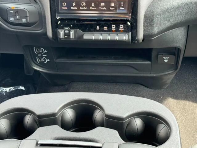 2026 Ram 2500 Black Express Crew Cab 4x4 64 Box