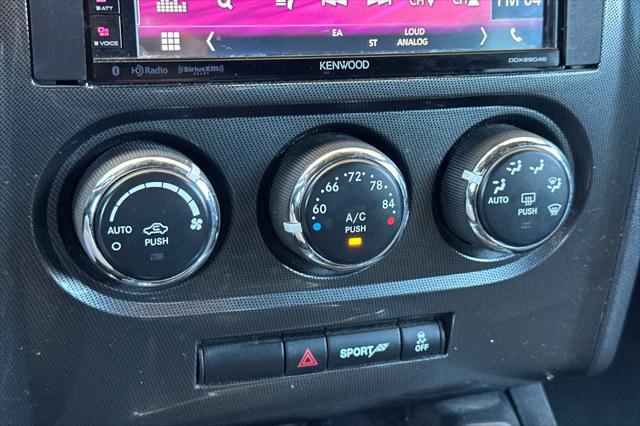 2013 Dodge Challenger SXT