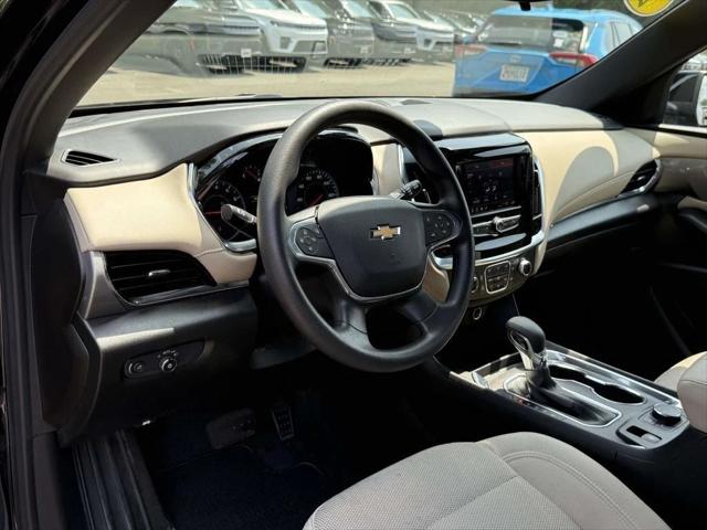 2022 Chevrolet Traverse FWD LS 2022 Chevrolet Traverse FWD LS