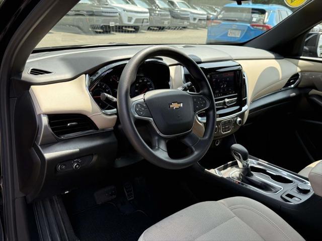 2022 Chevrolet Traverse FWD LS 2022 Chevrolet Traverse FWD LS
