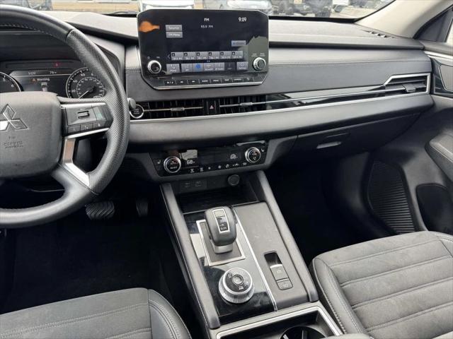 2023 Mitsubishi Outlander SE 2.5 S-AWC 2023 Mitsubishi Outlander SE 2.5 S-AWC