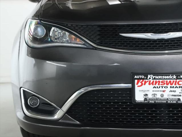 2017 Chrysler Pacifica Touring-L Plus