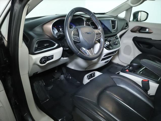2017 Chrysler Pacifica Touring-L Plus